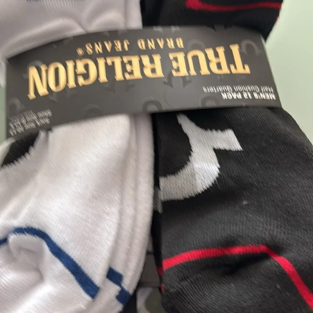 True Religion NWT 12 socks 6 white 6 black with Lago on each sock half cushion